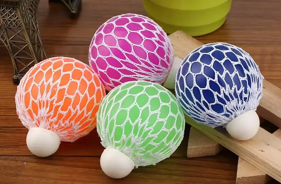 Adults and children rush to play! This toy is awesome