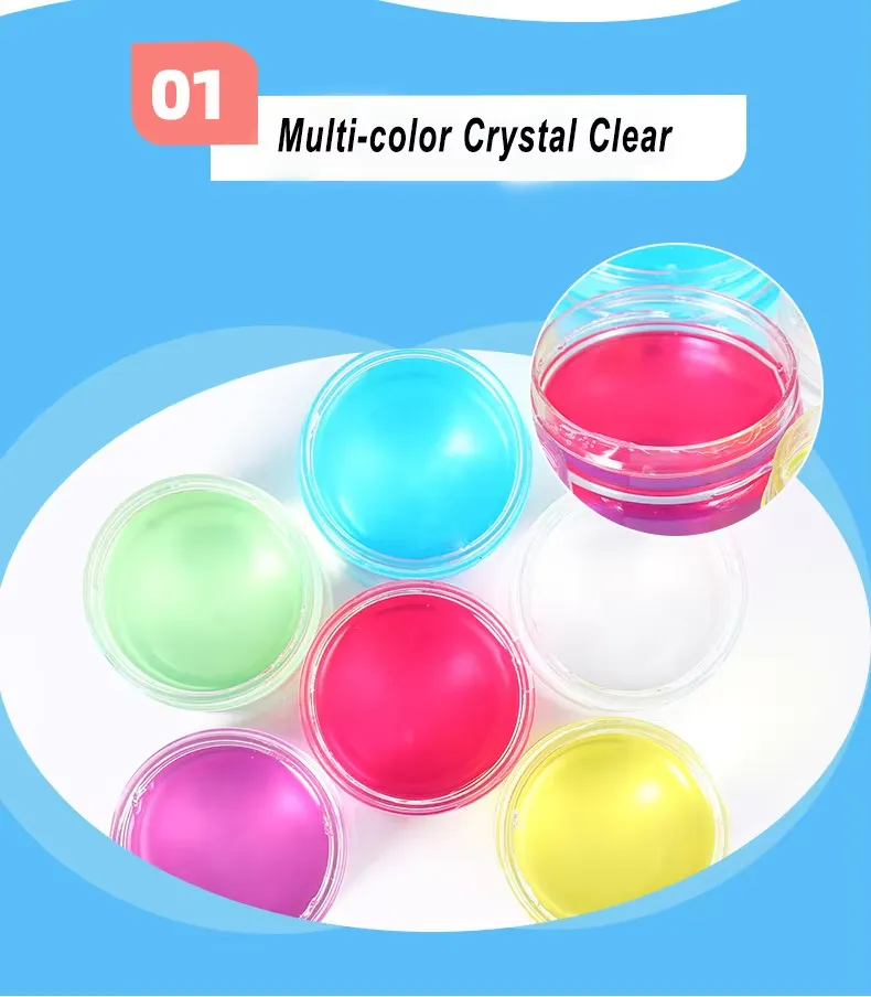Set de Slime de Cristal Multicolor: presentación de características de cristal transparente multicolor que muestra seis recipientes abiertos de slime transparente verde, cian, rojo, morado y amarillo desde arriba