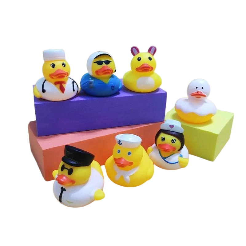 Patitos de goma coloridos para el baño: exhibición de pato con logotipo personalizable con disfraces de payaso, princesa y nadadora sobre plataformas de espuma
